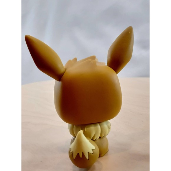 Funko POP! Pokémon Eevee #577 Vinyl Figurine - Picture 3 of 6